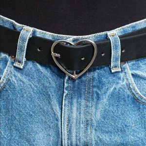 brandy melville heart belt